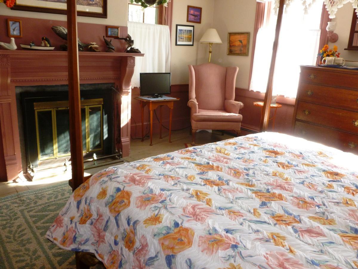 Simmons Homestead Inn Хайанис Порт Екстериор снимка