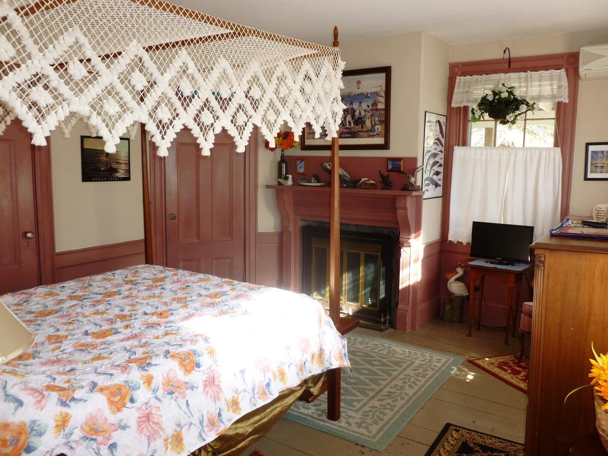 Simmons Homestead Inn Хайанис Порт Екстериор снимка